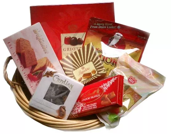 Happy Valentines Day Gift Basket 8pc