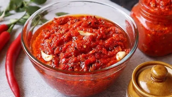 Madhura Pickles Pandu Mirchi Pickle - 1 Kg