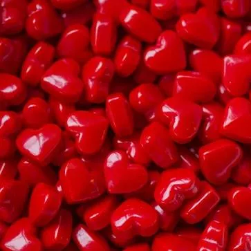 MINIATURE CANDIES - RED HEARTS