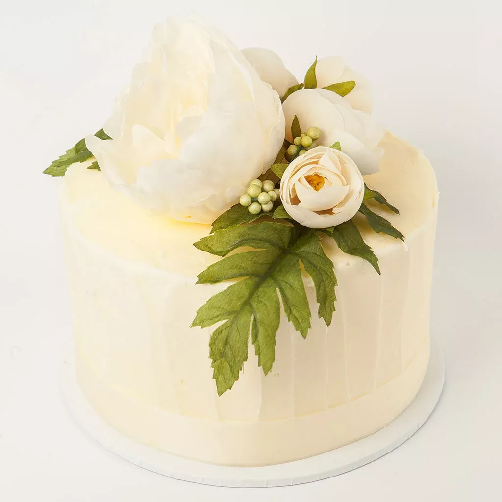 White Elegance Cake